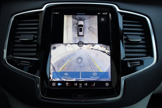 Used 2025 Volvo XC90 B6 Plus w/ Protection Package Premier image 8
