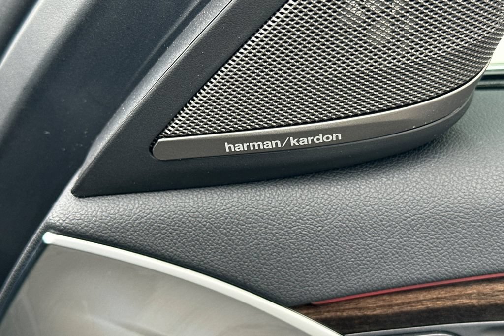 Used 2023 BMW 530e w/ Premium Package RWD image 19