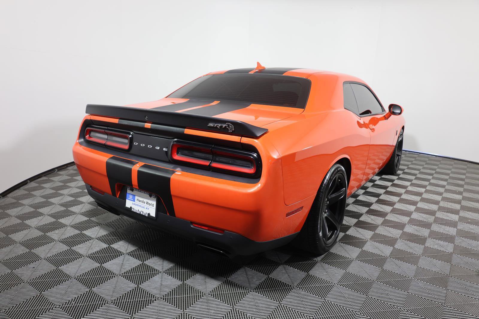 Used 2017 Dodge Challenger SRT Hellcat RWD image 5