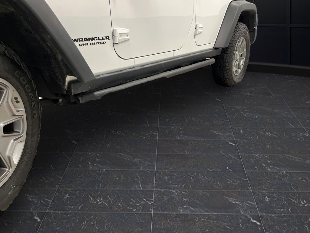 Used 2016 Jeep Wrangler Unlimited Rubicon image 30