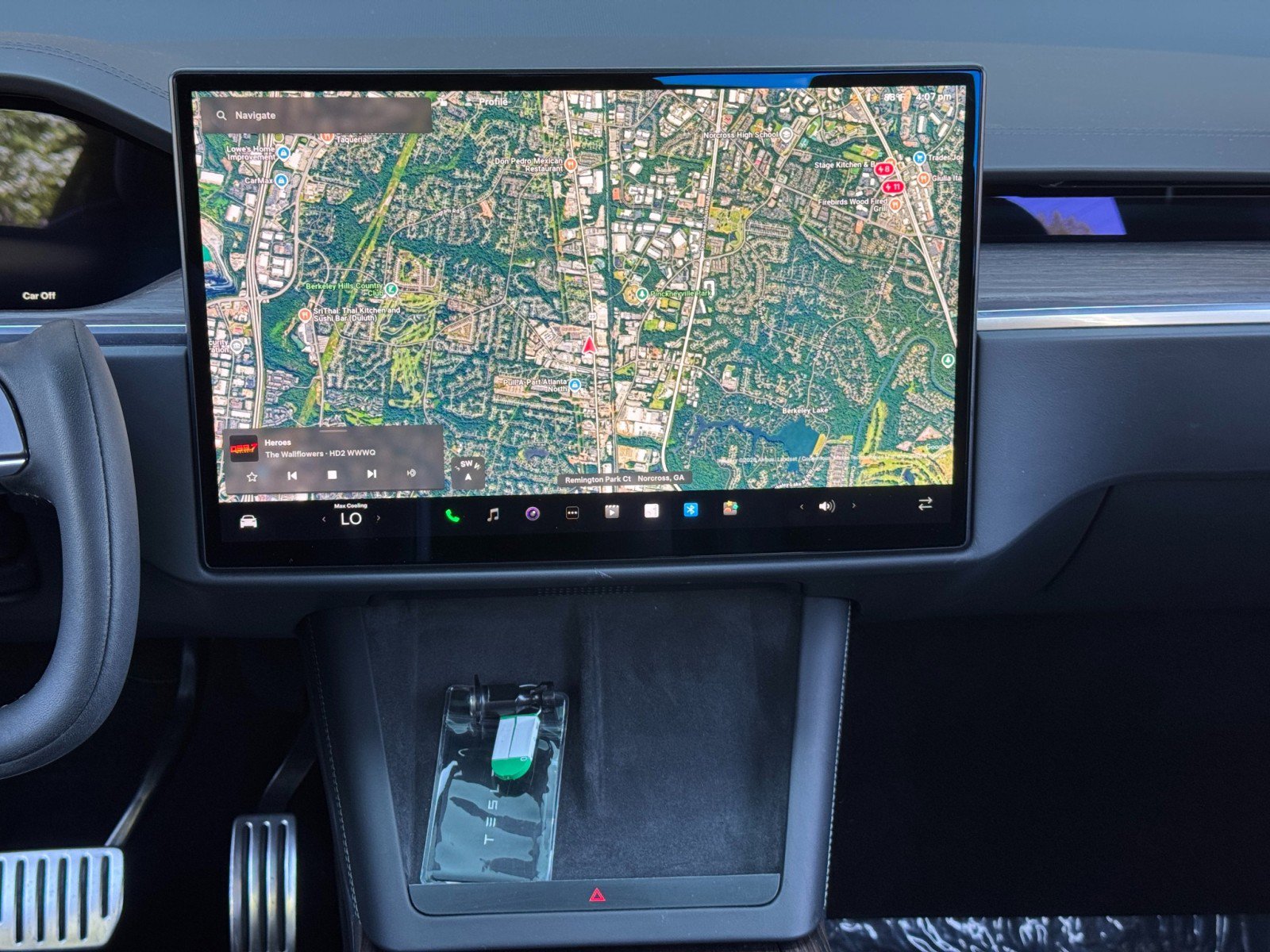 Used 2023 Tesla Model X image 21