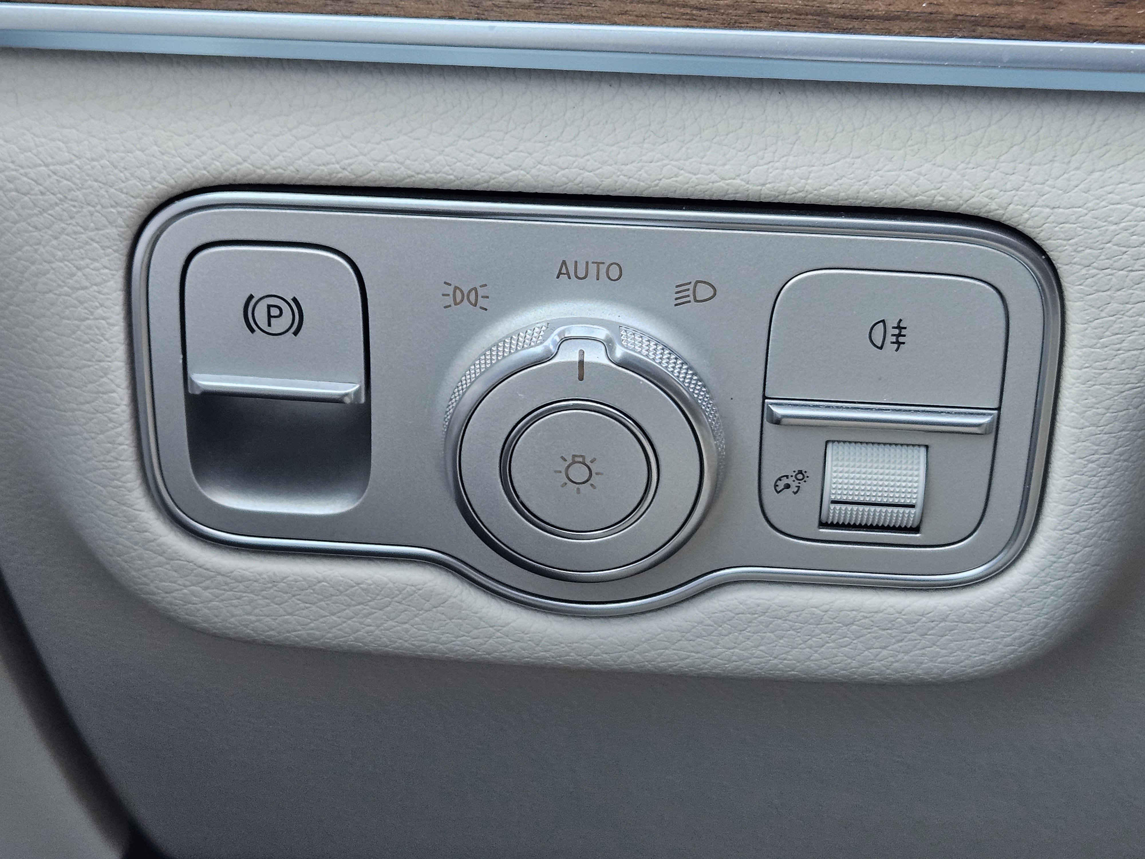 Certified 2025 Mercedes-Benz GLS 450 4MATIC image 21