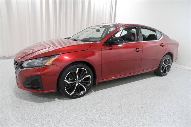 Used 2024 Nissan Altima 2.5 SR w/ SR Premium Package AWD/4WD image 3