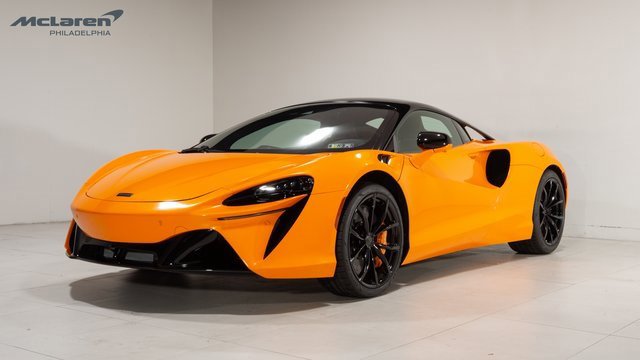 New 2025 McLaren Artura video 1