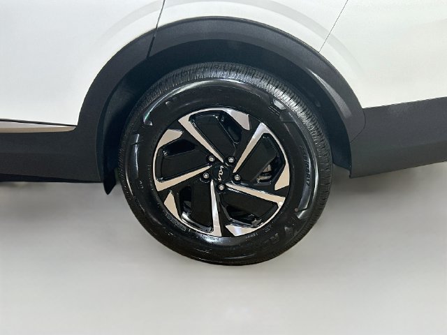 Used 2025 Kia Sportage LX AWD/4WD image 5