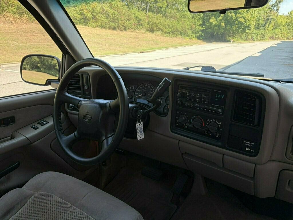 Used 2001 Chevrolet Silverado 1500 LS w/ Firm Ride Suspension Pkg RWD image 12