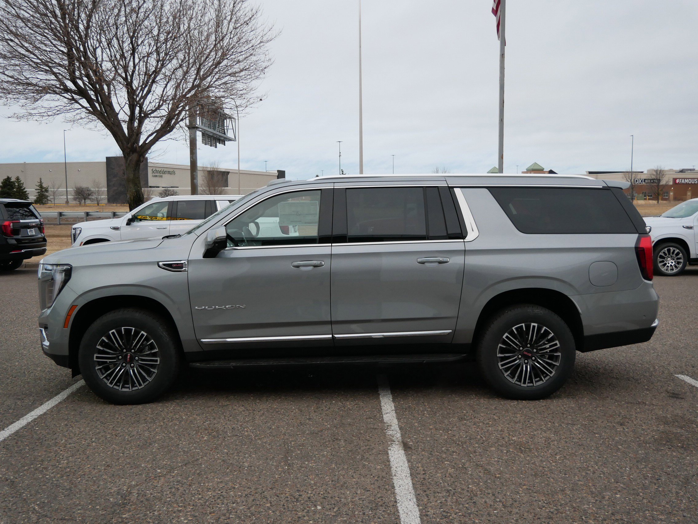 New 2026 GMC Yukon XL Elevation w/ Elevation Premium Package AWD/4WD image 4