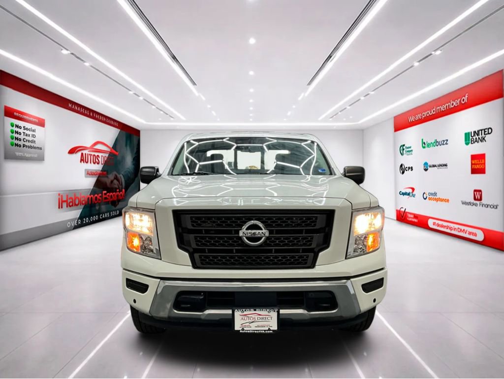 Used 2022 Nissan Titan SV AWD/4WD image 3