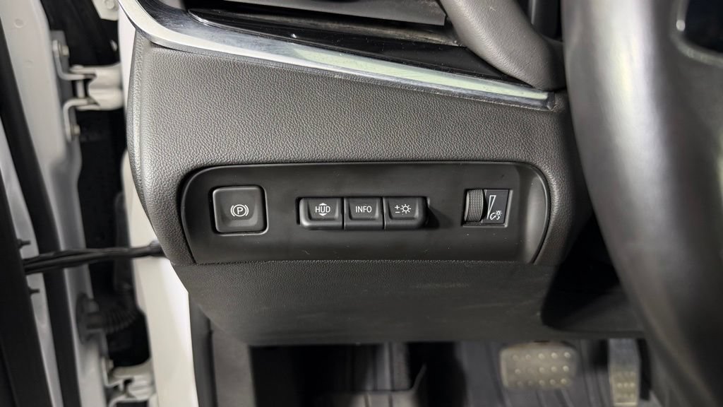 Used 2023 Buick Enclave Avenir w/ Avenir Technology Package AWD/4WD image 17