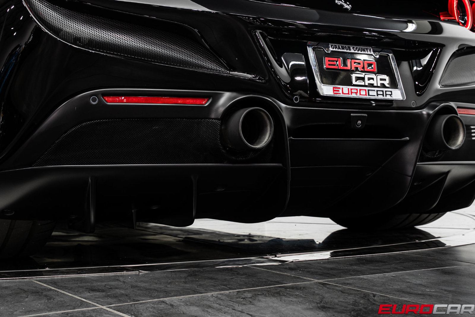 Used 2022 Ferrari F8 Tributo RWD image 25