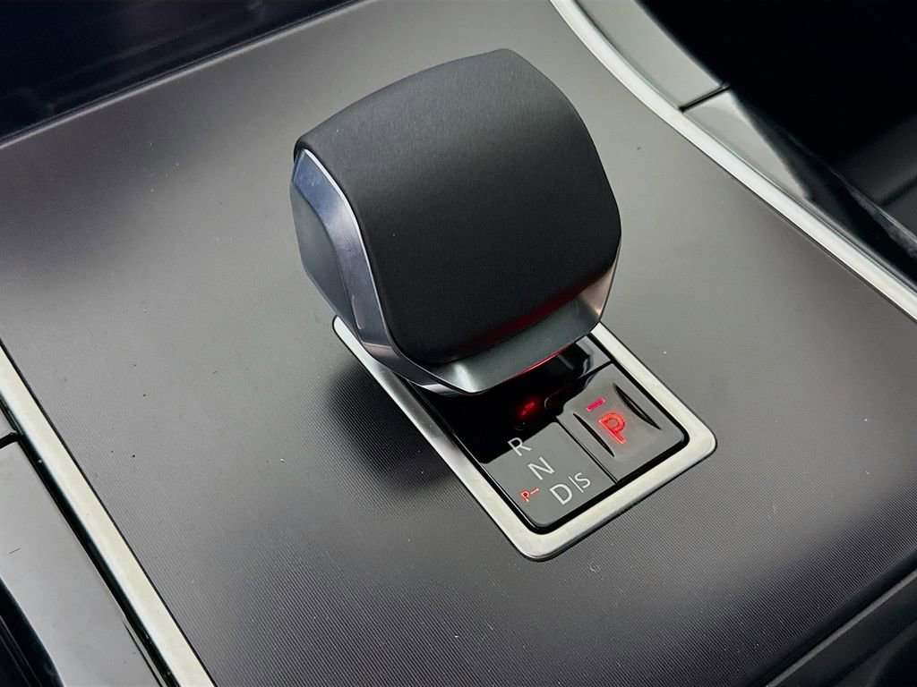 New 2026 Land Rover Range Rover Velar Dynamic SE AWD/4WD image 19