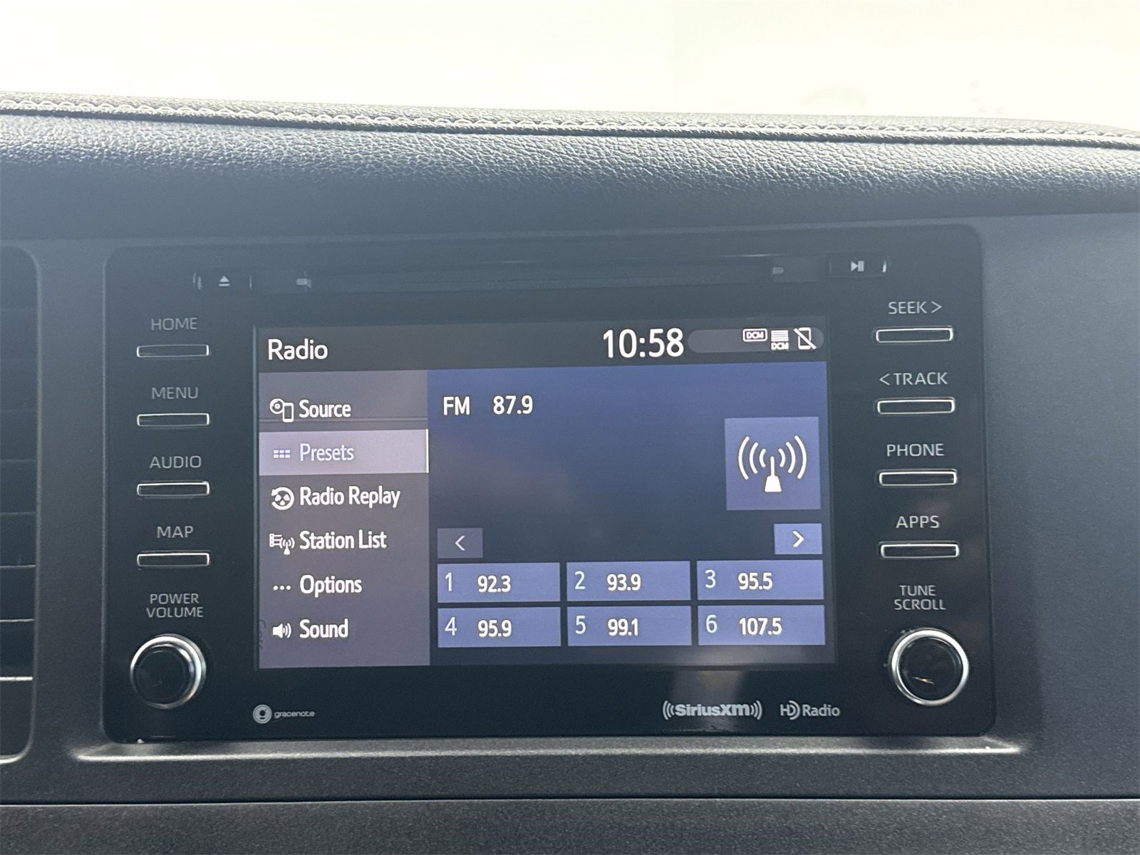 Used 2018 Toyota Sienna XLE w/ XLE Navigation Package image 22