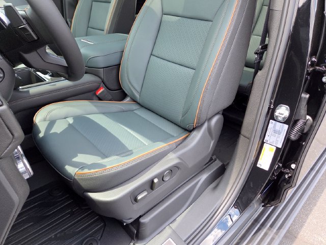 New 2026 GMC Yukon XL AT4 w/ AT4 Premium Package AWD/4WD image 29