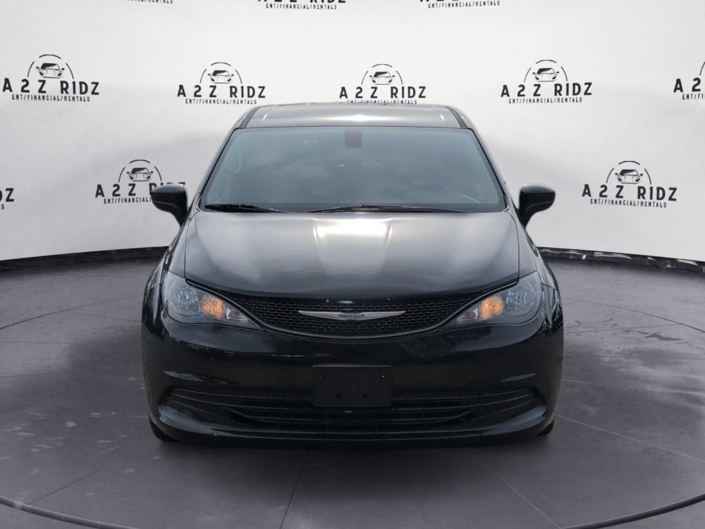 Used 2018 Chrysler Pacifica L FWD image 2