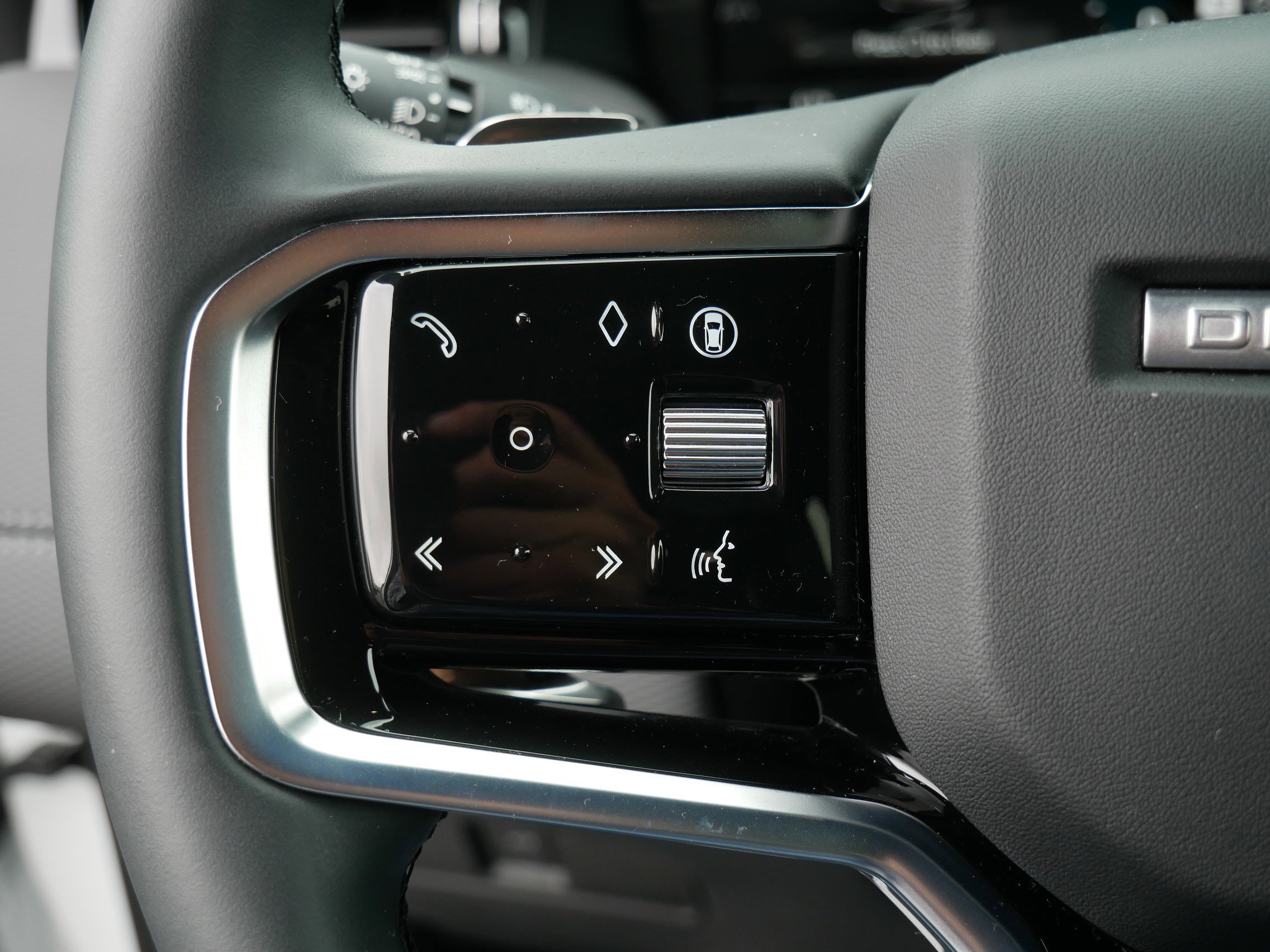 Used 2024 Land Rover Discovery Sport Dynamic SE image 28