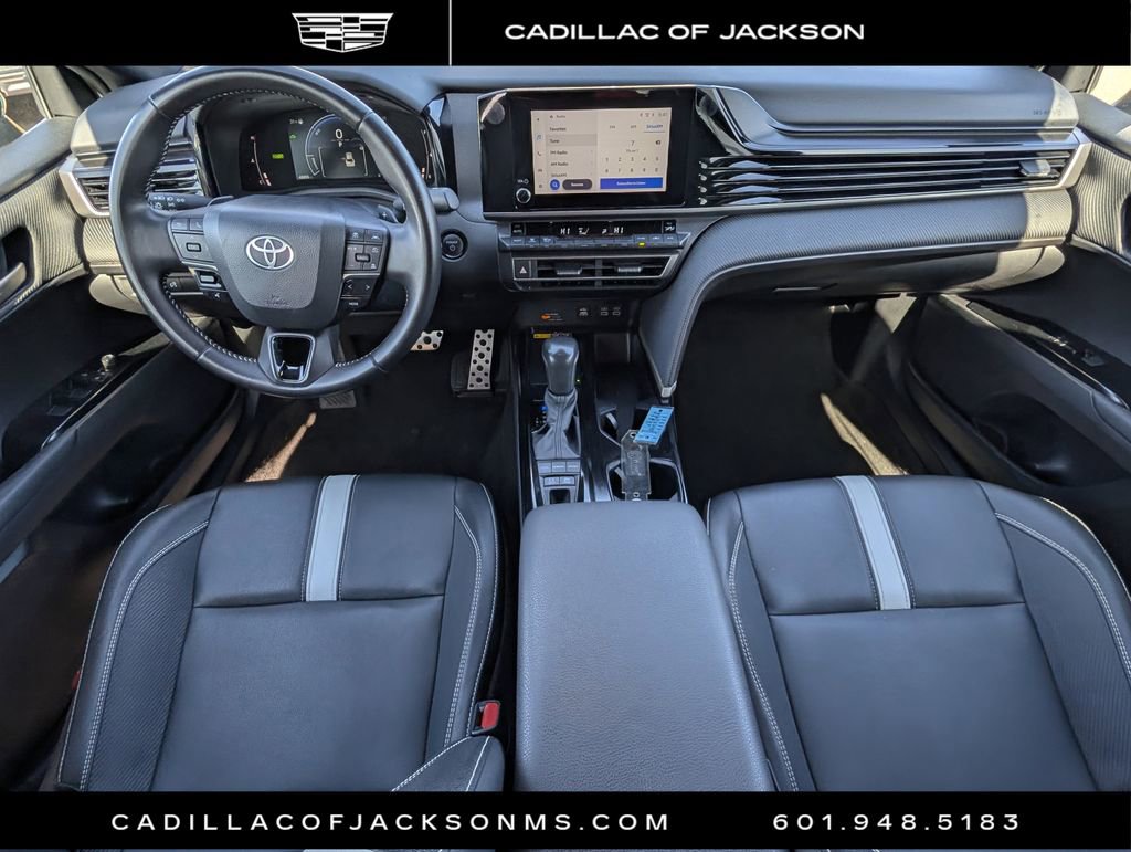 Used 2025 Toyota Camry SE image 10