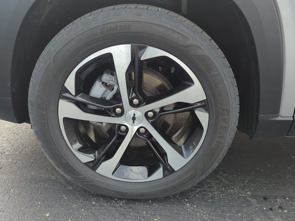 Certified 2024 Chevrolet Trax RS w/ Driver Confidence Package image 26