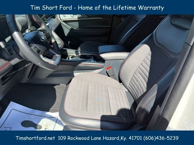 Used 2025 Ford Explorer ST-Line w/ ST-Line Street Pack AWD/4WD image 9