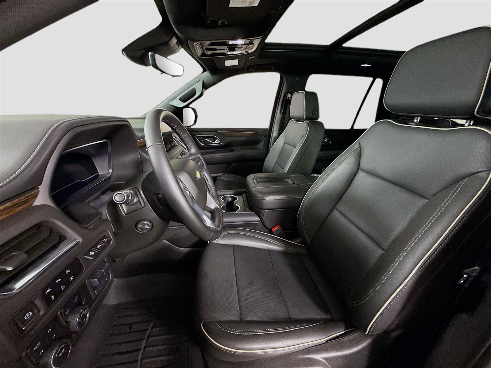 Used 2024 Chevrolet Tahoe Premier w/ Premium Package image 16