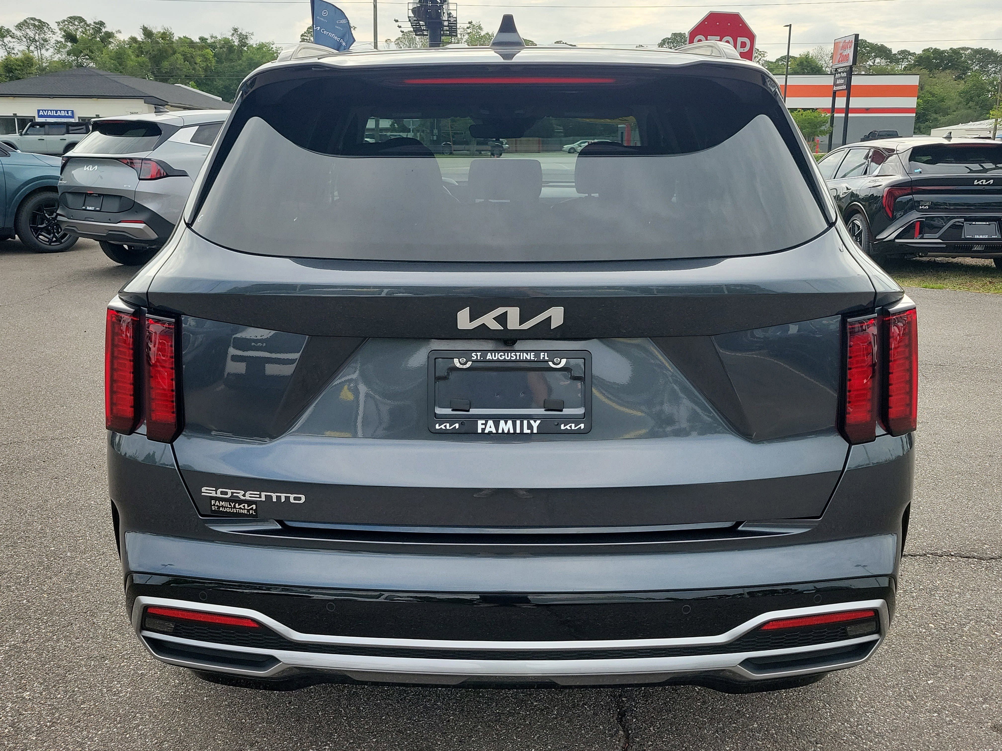 Certified 2023 Kia Sorento S FWD image 5
