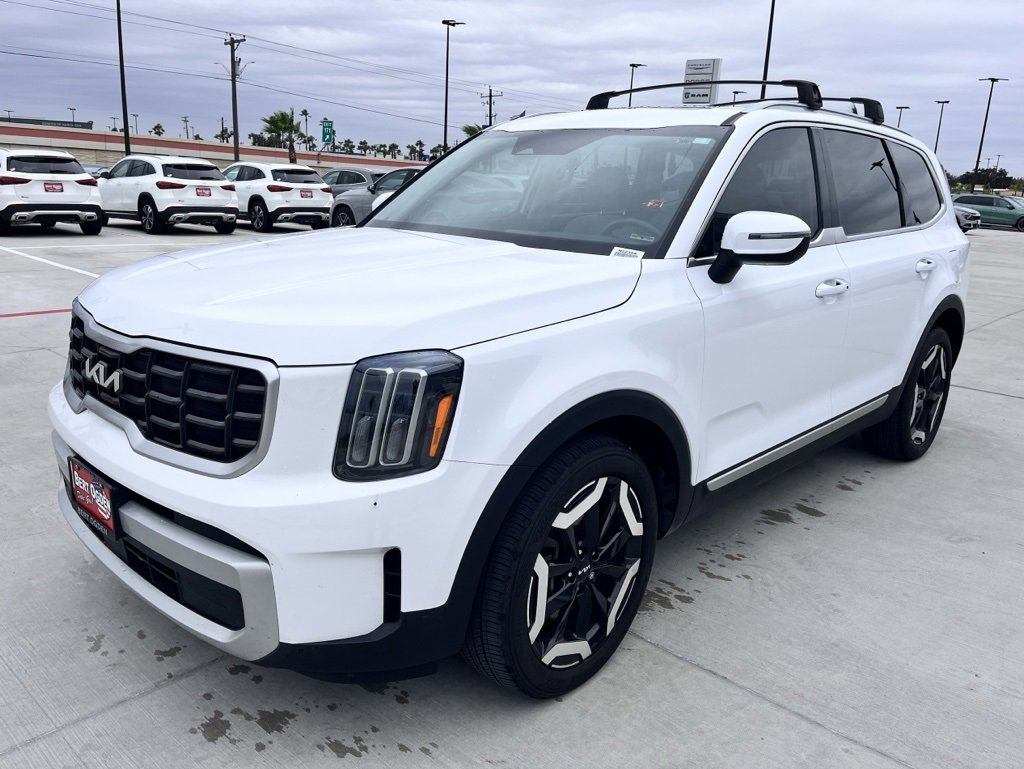 Used 2024 Kia Telluride S w/ S Sunroof Package image 3