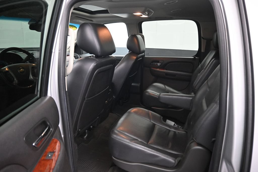 Used 2014 Chevrolet Suburban LTZ AWD/4WD image 10
