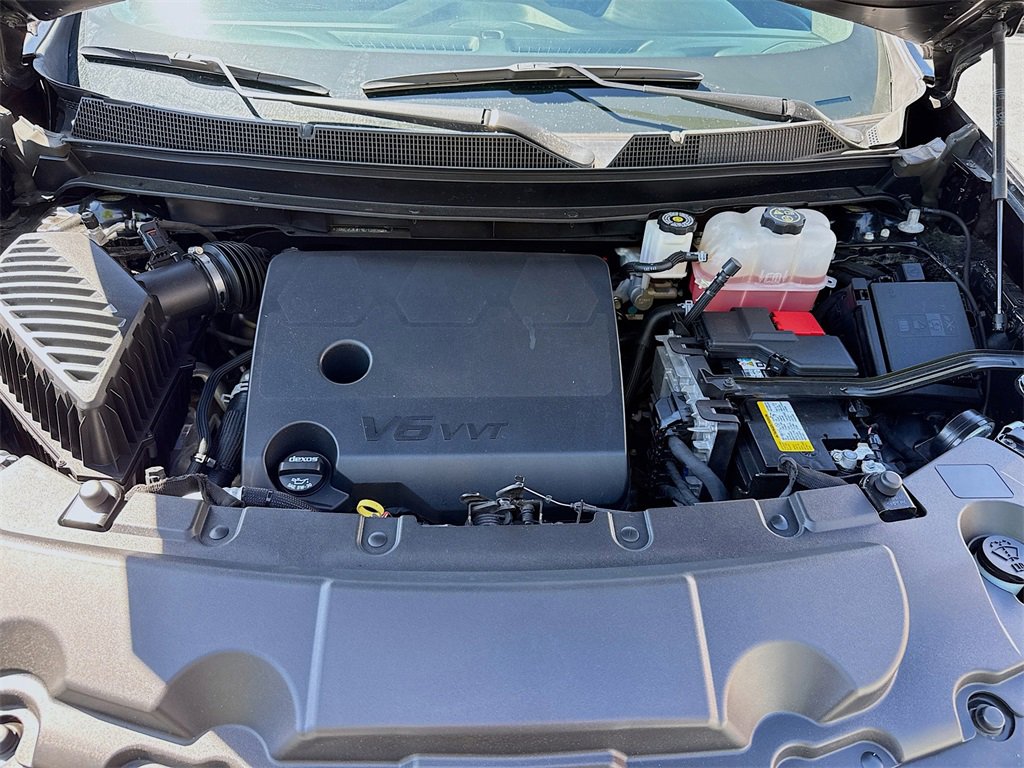 Used 2022 Chevrolet Traverse RS image 33