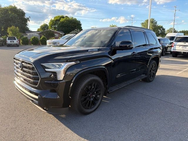 Used 2024 Toyota Sequoia SR5 w/ SR5 Premium Package AWD/4WD image 4