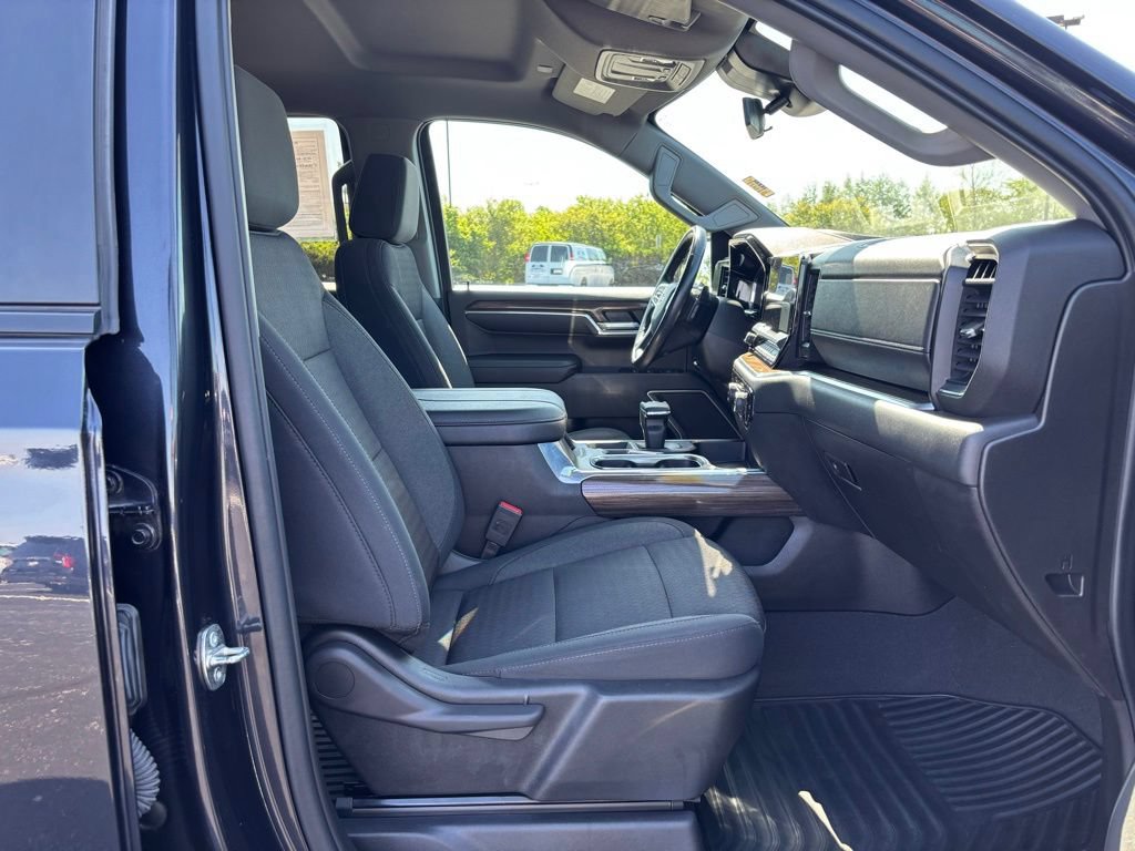 Used 2023 Chevrolet Silverado 1500 LT AWD/4WD image 21