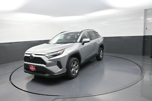 Used 2024 Toyota RAV4 XLE FWD image 37