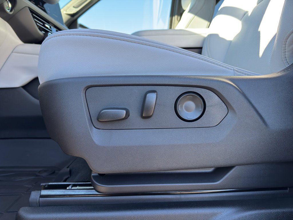 New 2026 Chevrolet Suburban Premier AWD/4WD image 12