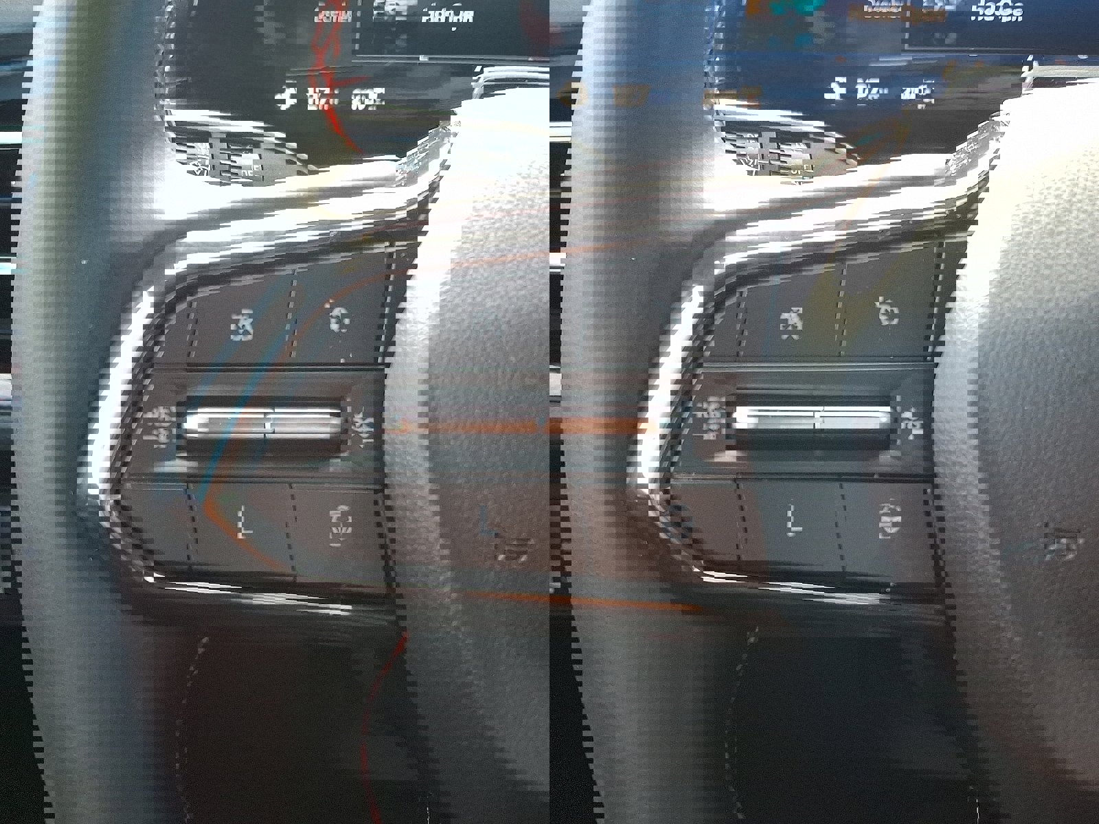 Used 2024 Chevrolet Traverse RS image 24