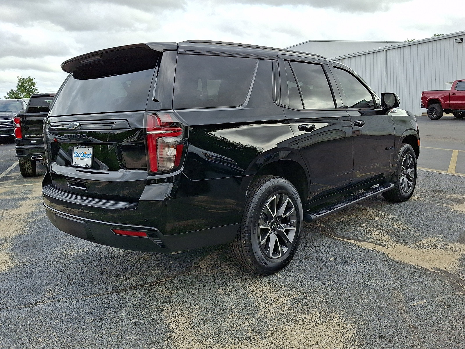 Certified 2023 Chevrolet Tahoe Z71 w/ Luxury Package AWD/4WD image 6