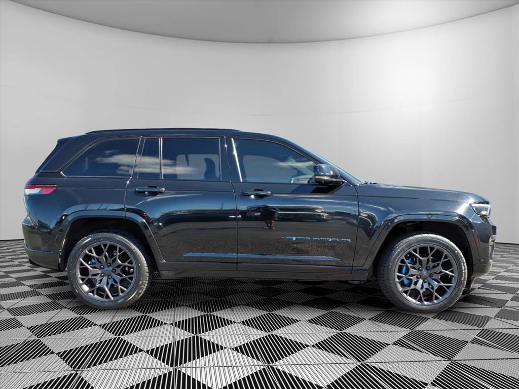 Certified 2023 Jeep Grand Cherokee Summit AWD/4WD image 32