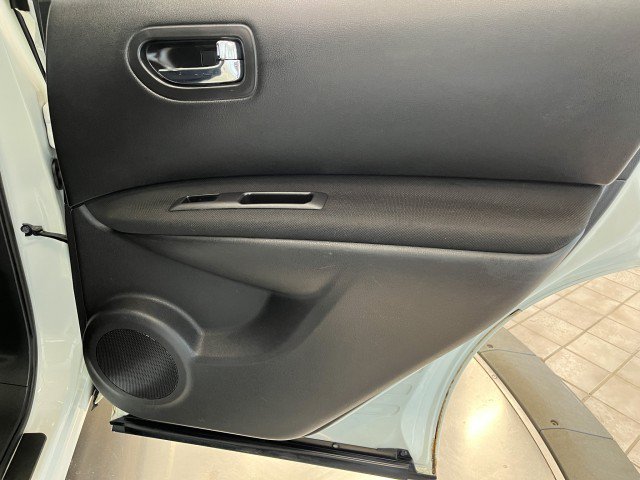 Used 2014 Nissan Rogue S AWD/4WD image 32