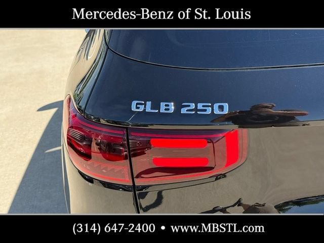 New 2026 Mercedes-Benz GLB 250 4MATIC image 4