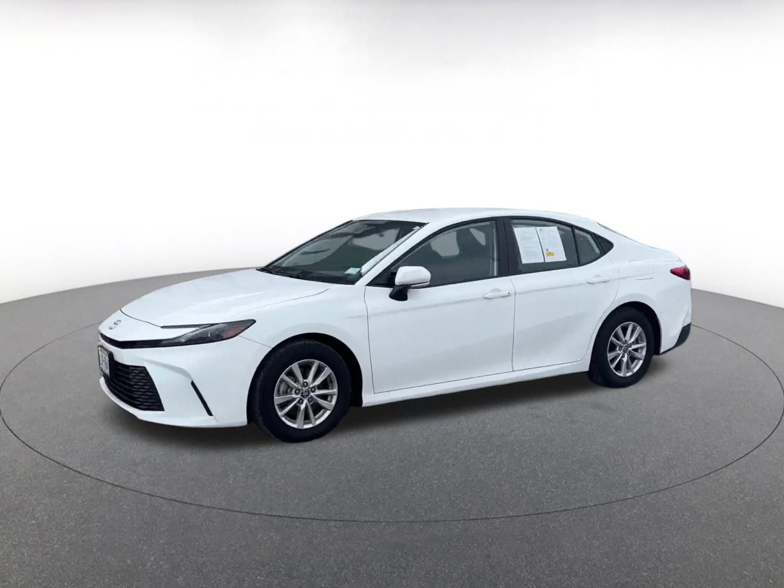 Used 2025 Toyota Camry LE image 8