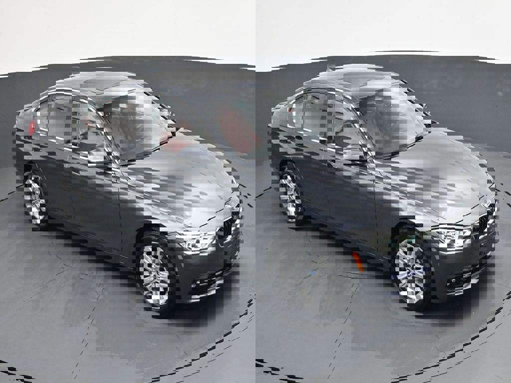 Used 2018 BMW 330i xDrive Sedan w/ Convenience Package image 22