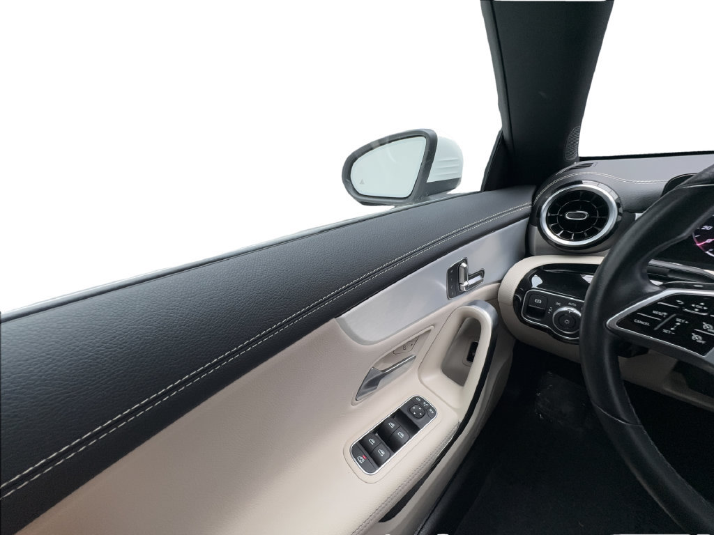 Used 2025 Mercedes-Benz CLA 250 image 40