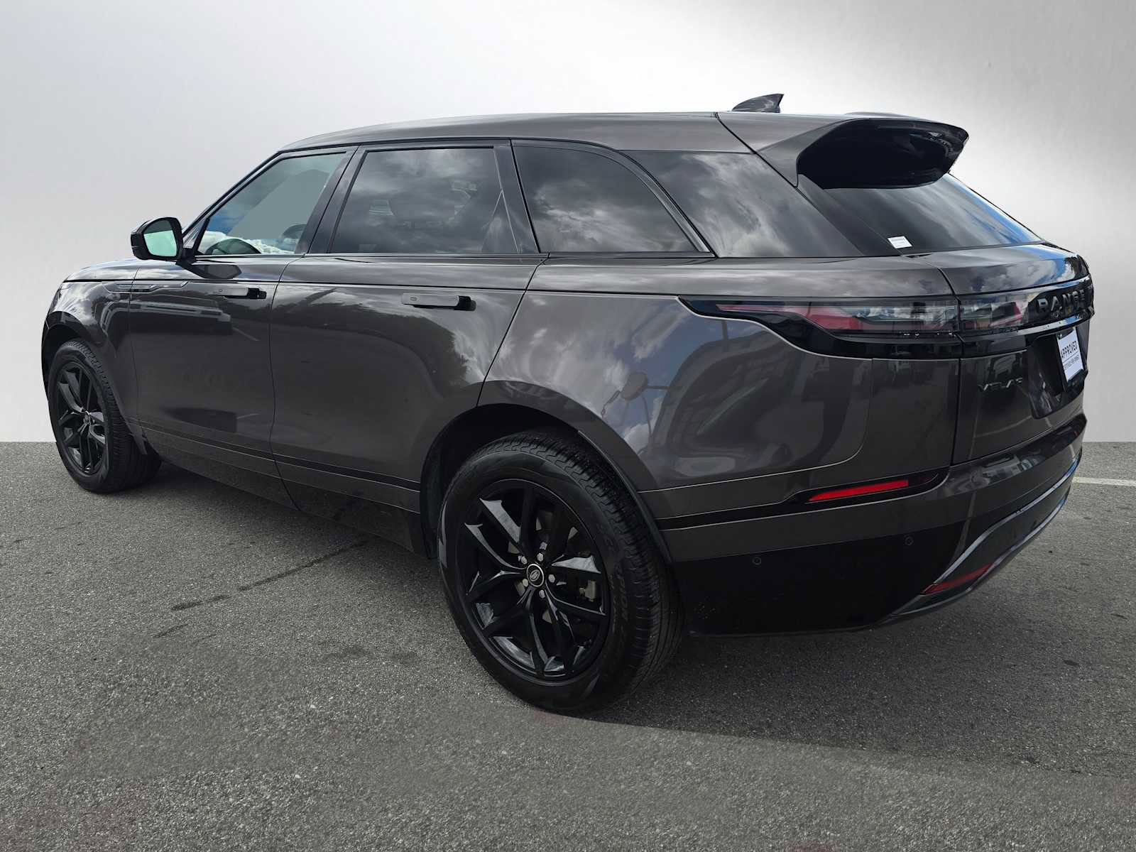 Used 2026 Land Rover Range Rover Velar Dynamic SE AWD/4WD image 5