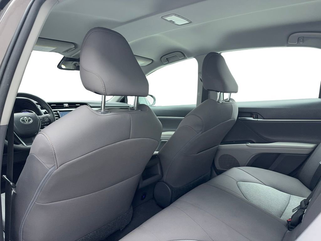 Used 2020 Toyota Camry LE image 34