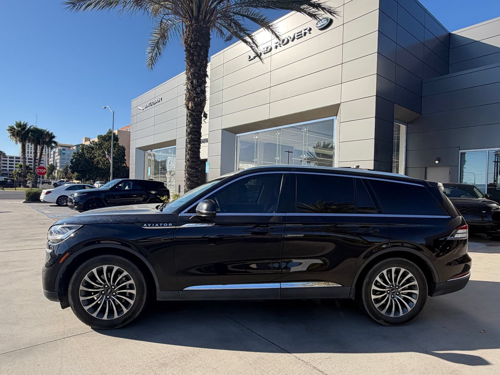 Used 2022 Lincoln Aviator Reserve w/ Elements Package Plus RWD image 3