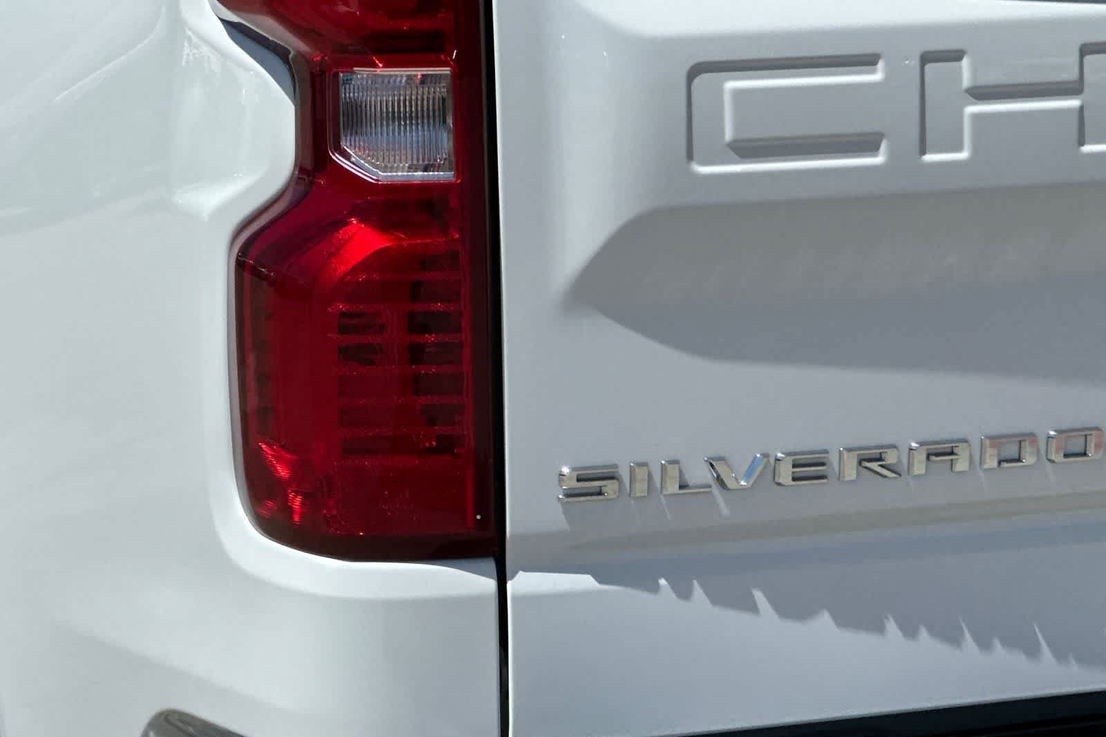 Used 2022 Chevrolet Silverado 1500 LT w/ Z71 Off-Road Package AWD/4WD image 34