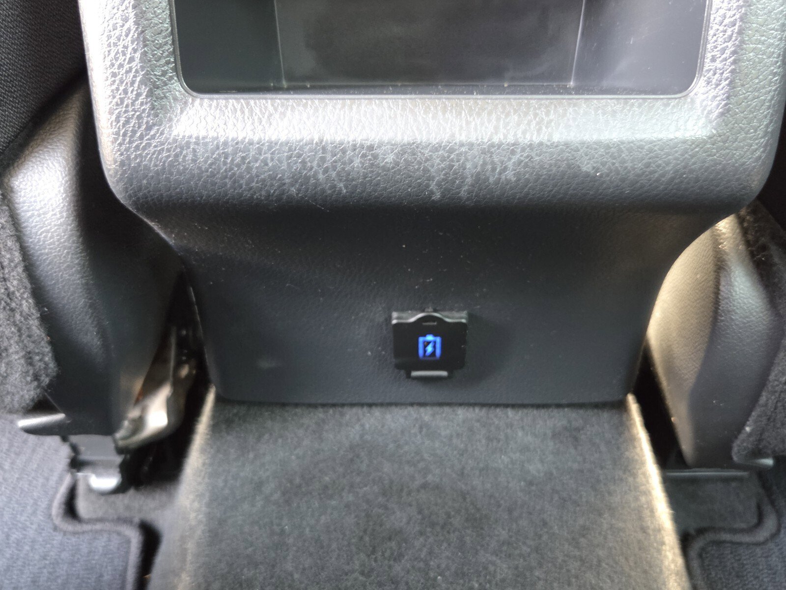 Used 2022 Toyota Camry LE image 11