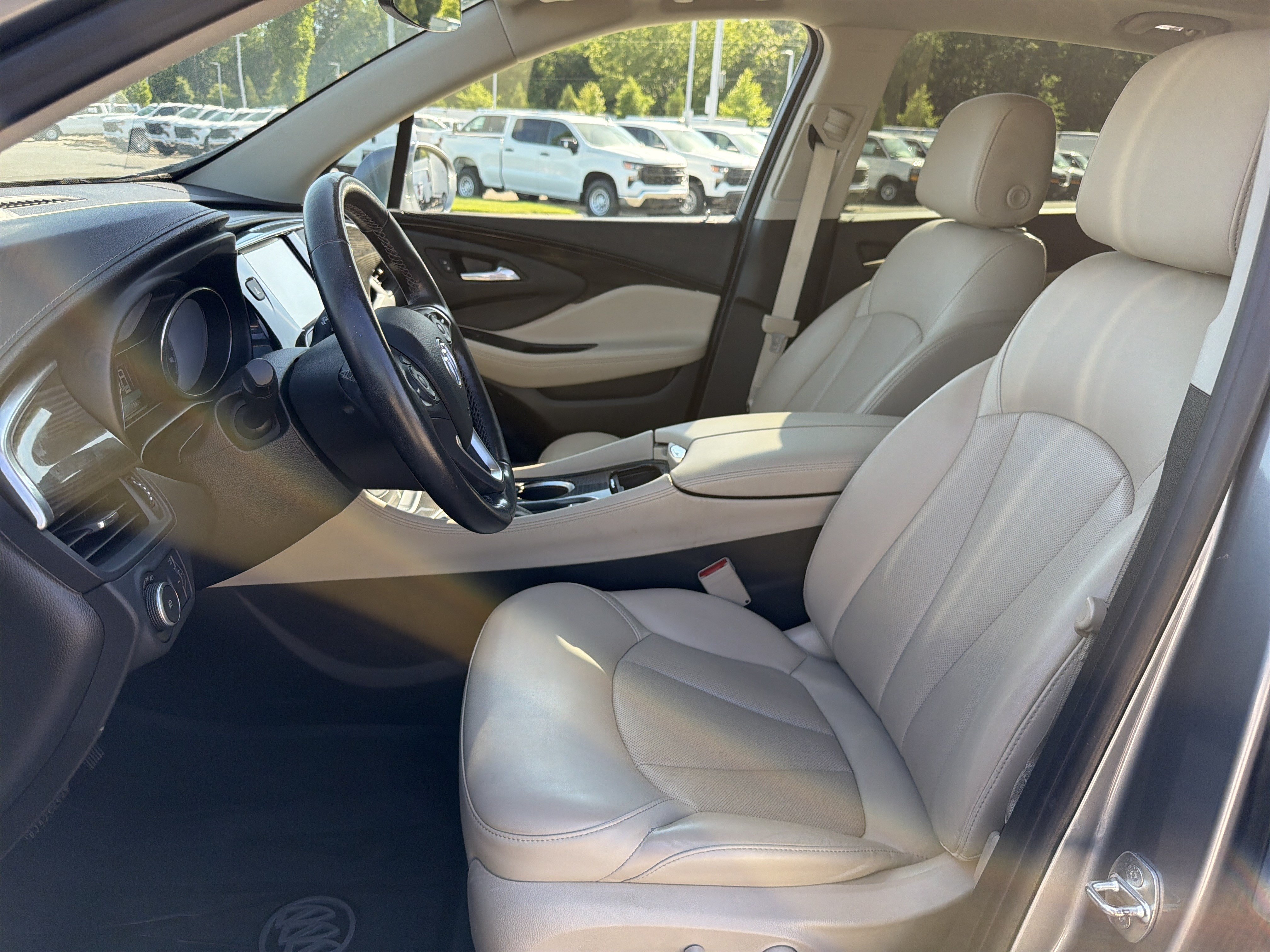 Used 2020 Buick Envision Essence w/ Experience Buick Package FWD image 16