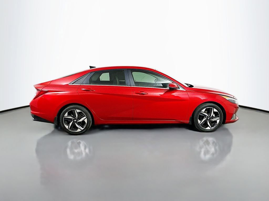 Used 2022 Hyundai Elantra Limited w/ Winter Weather Package FWD image 7