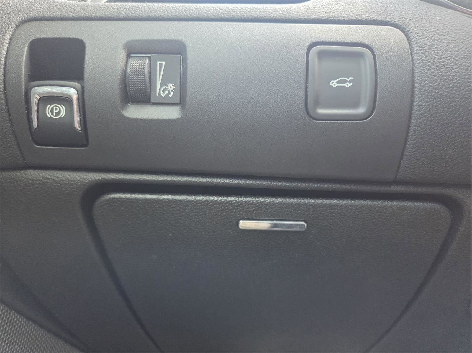 Used 2018 Chevrolet Impala LT FWD image 19