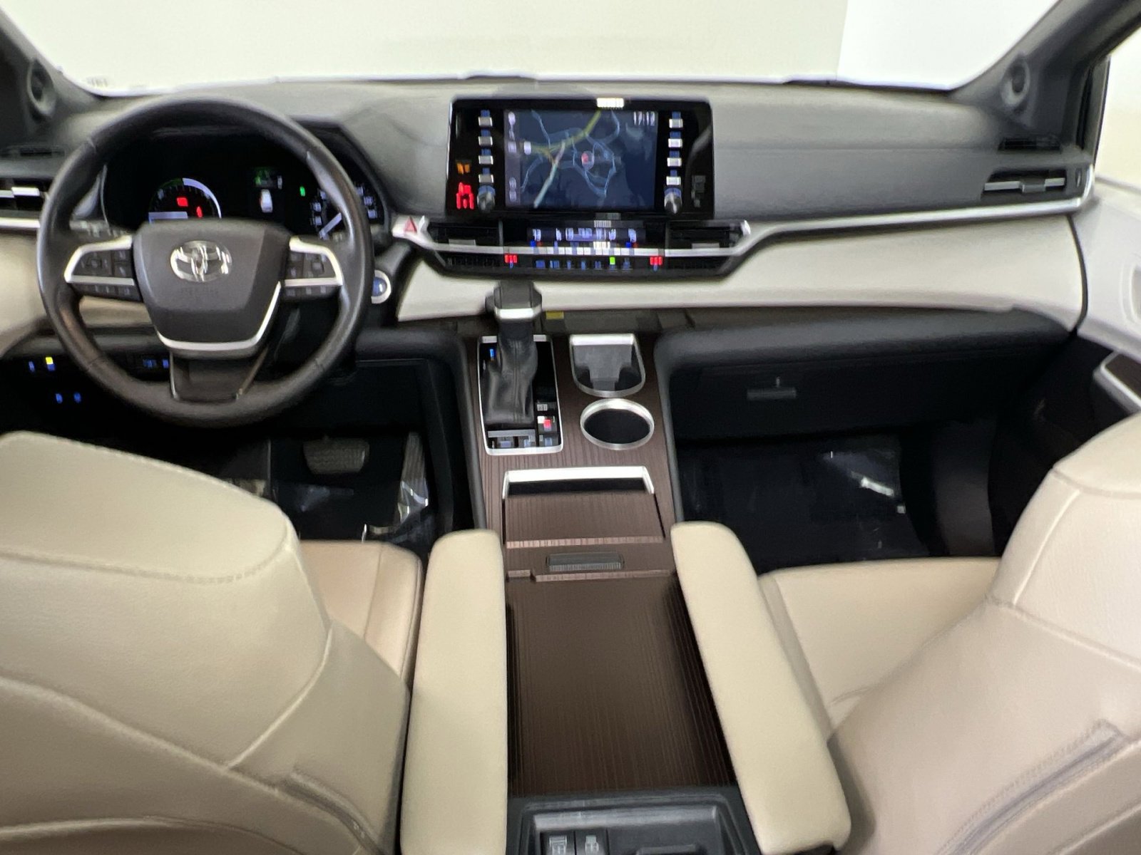 Used 2021 Toyota Sienna XLE w/ XLE Plus Package image 21