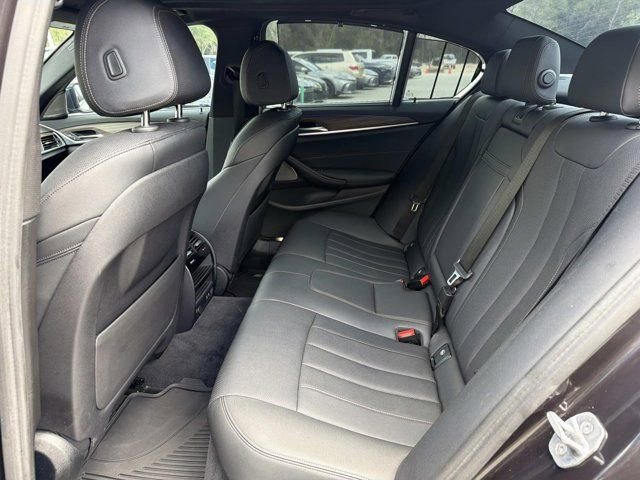 Used 2022 BMW 530i w/ M Sport Package image 14