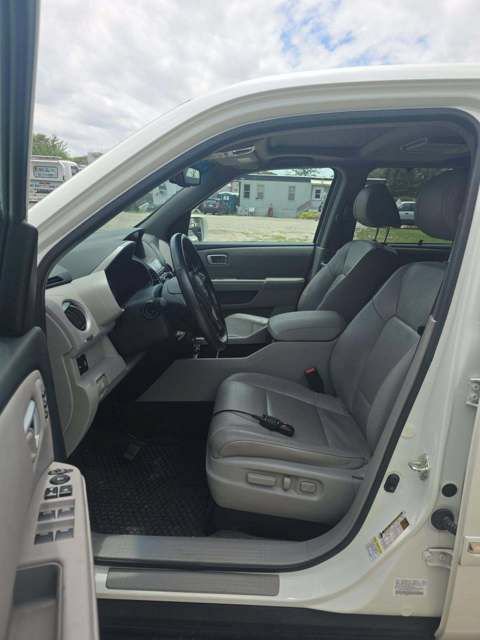 Used 2015 Honda Pilot Touring image 16